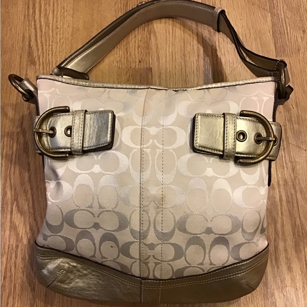 Woman Coach Shoulder Bag with Signature Style Champagne - Picture 6 of 12